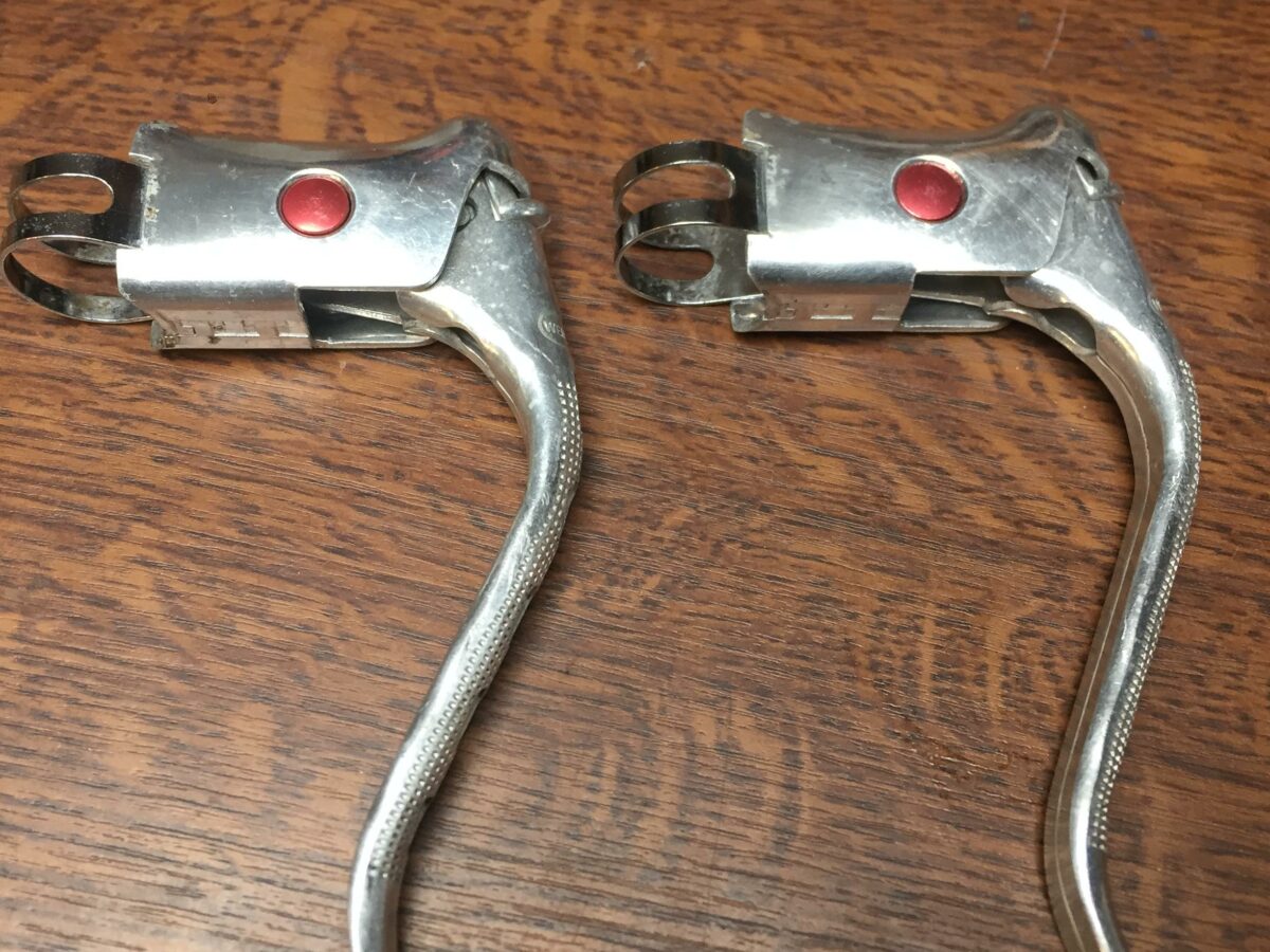 Leviers De Frein Weinmann Vintage Années 70 Avec Capots Blancs Rares - Pour Vélo Route