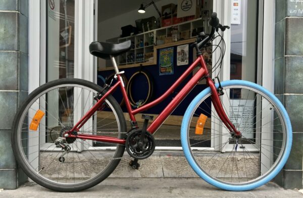 VTC LeJeune T47 Vélo azuré Les Mains Dans Le Guidon