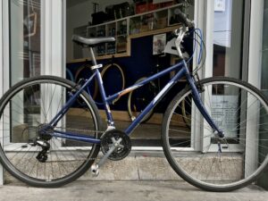 VTC Décathlon T Série T54 Vélo azuré Les Mains Dans Le Guidon