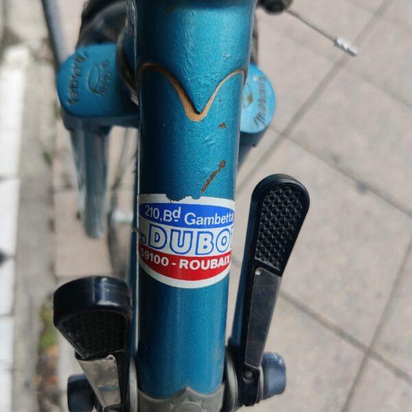 Vélo Mercier grande taille avec porte-bagage avant T62 Vélo azuré Les Mains Dans Le Guidon