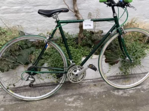 Vélo course guidon droit Vélo en dépot-vente Les Mains Dans Le Guidon