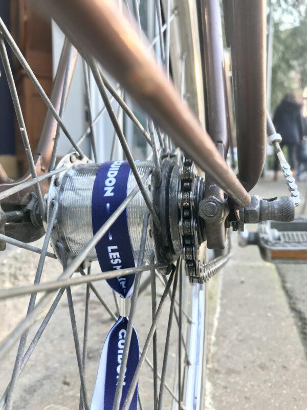 HOLLANDAIS Magneet T57 Vélo azuré Les Mains Dans Le Guidon