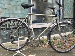 Randonneur Peugeot PX50 L 1973 T57 Vélo azuré Les Mains Dans Le Guidon