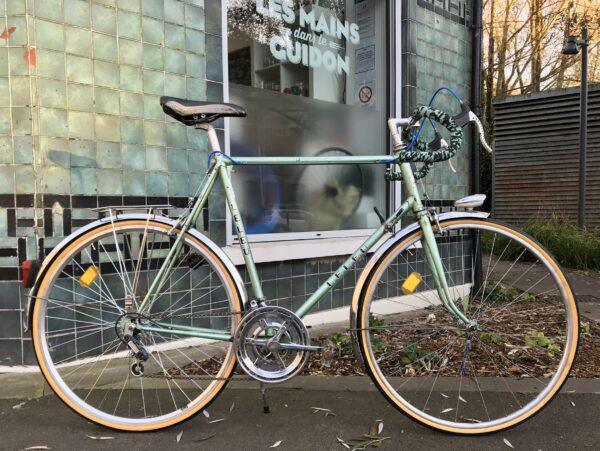 Randonneur Leleu T50 Vélo azuré Les Mains Dans Le Guidon