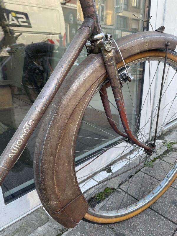 AUTOMOTO Vélo de type porteur des années 50 Vélo de collection Les Mains Dans Le Guidon