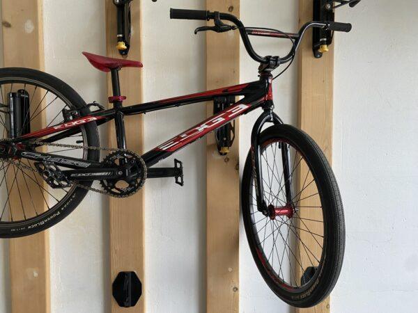 BMX Crusier Chase 24 pouces Vélo occasion Les Mains Dans Le Guidon