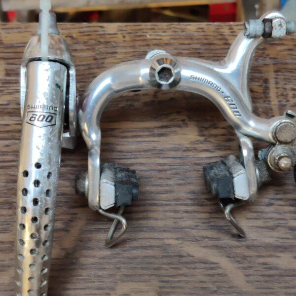 Groupe complet Shimano 600 Arabesque avec pédales Kyokuto Dérailleur arrière Les Mains Dans Le Guidon