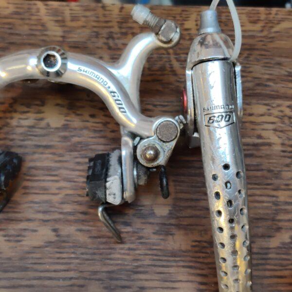 Groupe complet Shimano 600 Arabesque avec pédales Kyokuto Dérailleur arrière Les Mains Dans Le Guidon