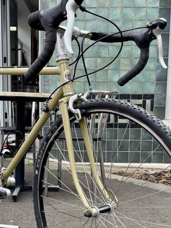GRAVEL Vert Olive M Vélo en dépot-vente Les Mains Dans Le Guidon