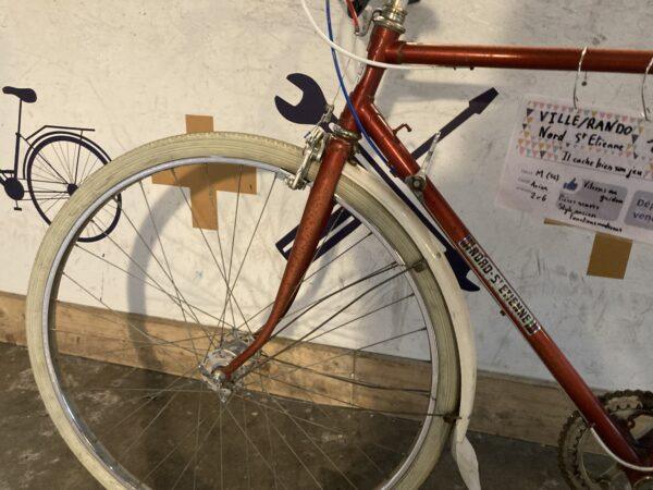 Ville/Rando Nord Saint-Etienne Vélo occasion Les Mains Dans Le Guidon
