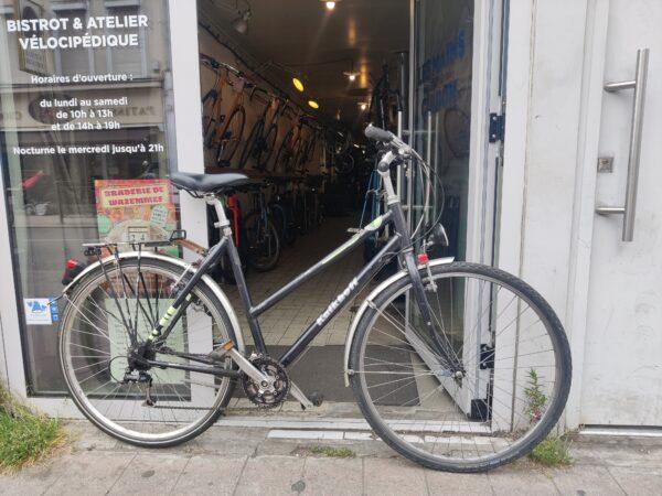 Vélo ville Kalkhoff 3×8 vitesses Deore LX Vélo occasion Les Mains Dans Le Guidon