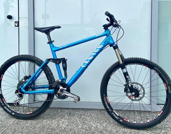 Vtt Canyon Nerve XC Vélo occasion Les Mains Dans Le Guidon