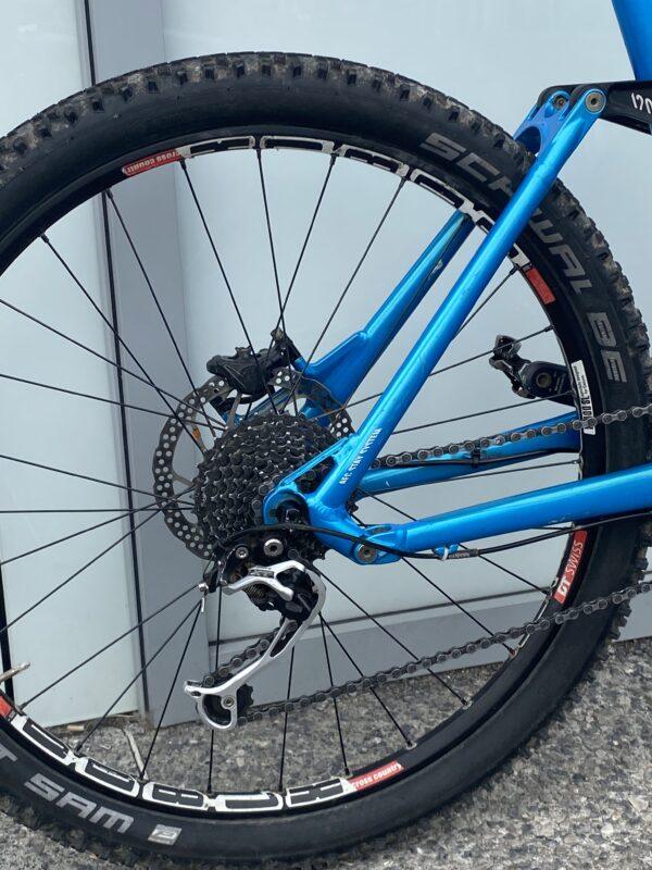 Vtt Canyon Nerve XC Vélo occasion Les Mains Dans Le Guidon