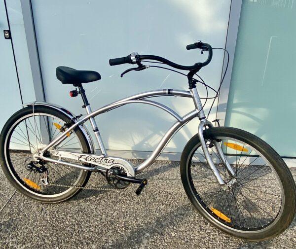 Cruiser Electra  7 Vélo occasion Les Mains Dans Le Guidon