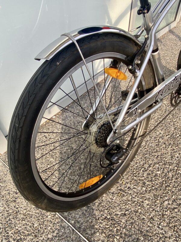 Cruiser Electra  7 Vélo occasion Les Mains Dans Le Guidon