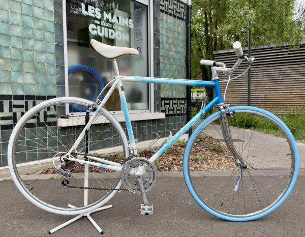 COURSE Concorde T54 Vélo azuré Les Mains Dans Le Guidon