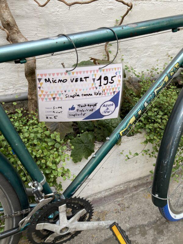 Ville Micmo Vert Vélo azuré Les Mains Dans Le Guidon