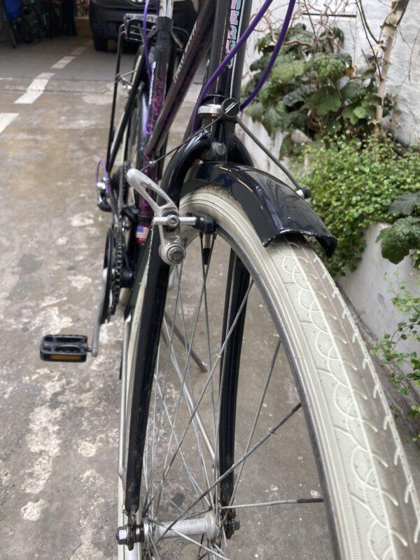 Minerva Multicross Vélo occasion Les Mains Dans Le Guidon