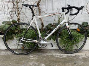 B’Twin Triban 5 Vélo en dépot-vente Les Mains Dans Le Guidon