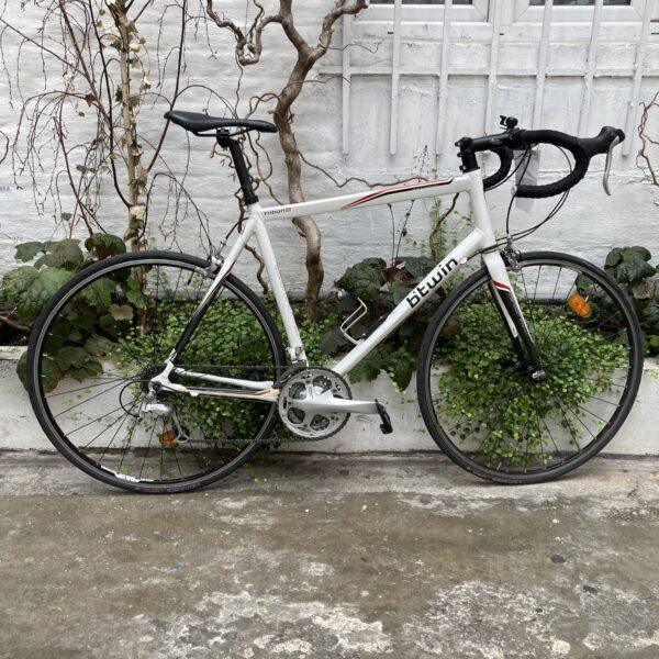 B’Twin Triban 5 Vélo en dépot-vente Les Mains Dans Le Guidon