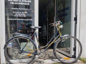 Vélo “Hollandais” Brennabor 2000 Vélo occasion Les Mains Dans Le Guidon