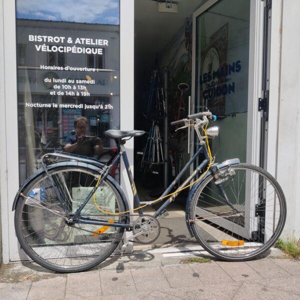 Vélo “Hollandais” Brennabor 2000 Vélo occasion Les Mains Dans Le Guidon