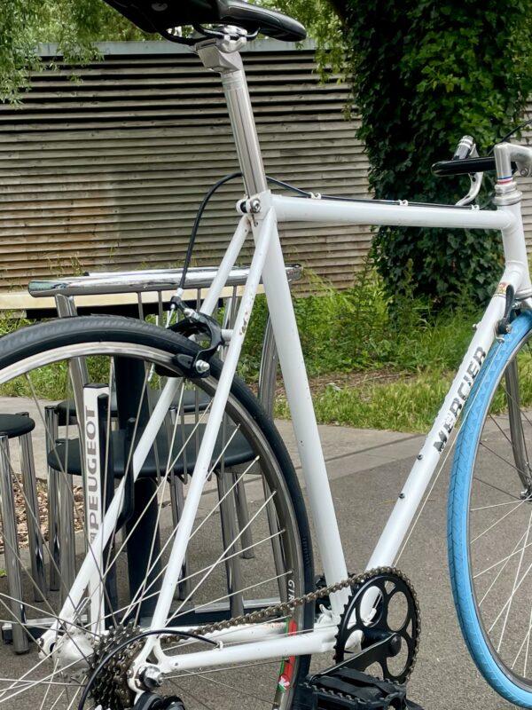 COURSE Mercier T57 Vélo azuré Les Mains Dans Le Guidon