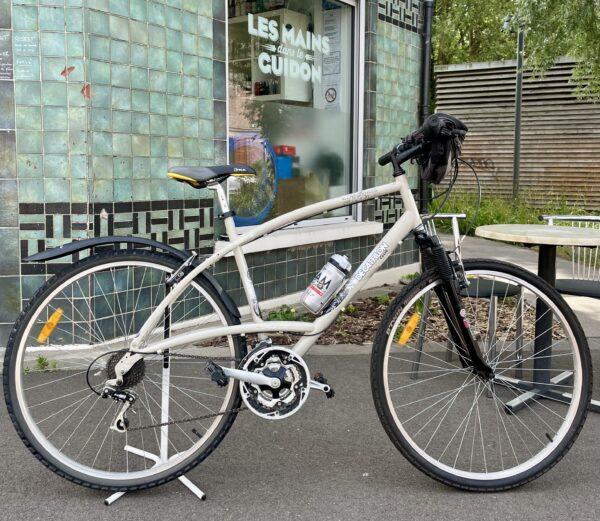 TREKKING Décathlon taille L Vélo en dépot-vente Les Mains Dans Le Guidon