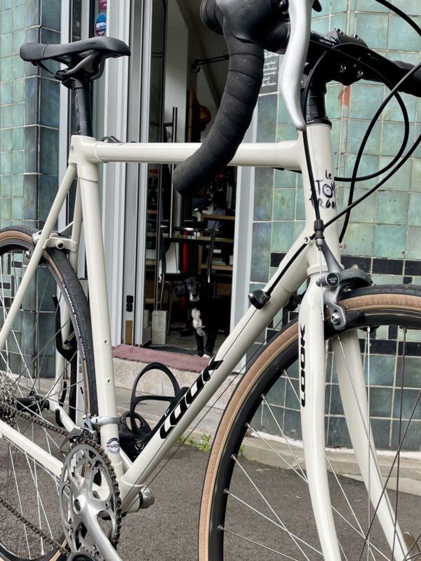COURSE Re-Look-é KG361 taille L Vélo de collection Les Mains Dans Le Guidon
