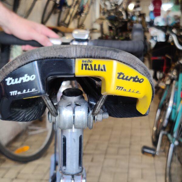 Vélo course Sakae litage Taille 59/60 Vélo en dépot-vente Les Mains Dans Le Guidon
