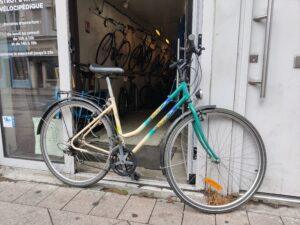 Vélo ville / VTC Gipsy 2×7 vitesses Vélo occasion Les Mains Dans Le Guidon