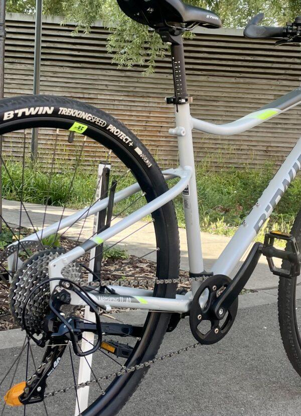 TREKKING B’Twin Riverside 900 taille M Vélo en dépot-vente Les Mains Dans Le Guidon