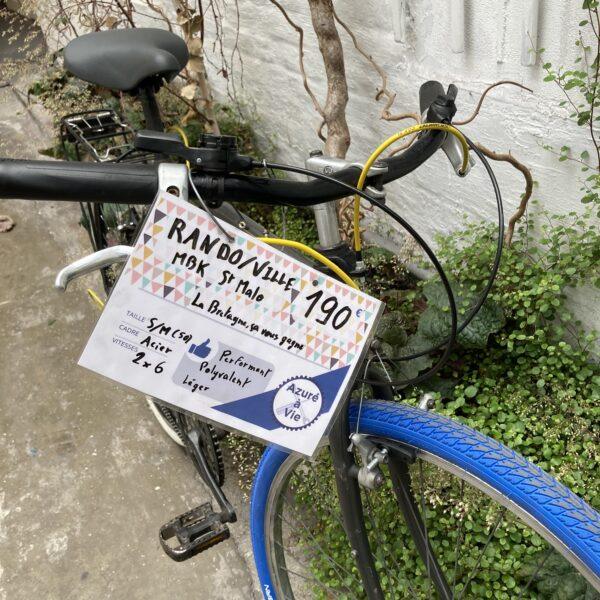 Rando-Ville MBK St-Malo Vélo azuré Les Mains Dans Le Guidon