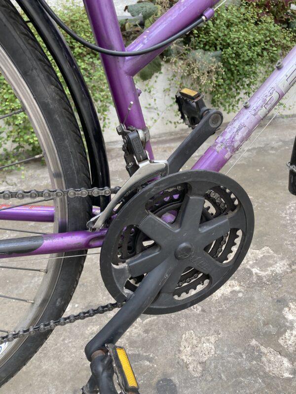 Peugeot Ville Violet Vélo en dépot-vente Les Mains Dans Le Guidon
