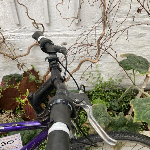 SCOTT VTT 28″ Violet Vélo en dépot-vente Les Mains Dans Le Guidon