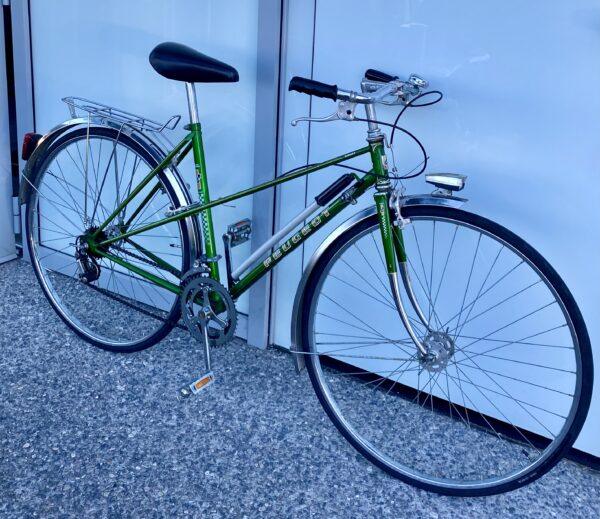 Peugeot Cyclotouriste 10 vitesses Vélo occasion Les Mains Dans Le Guidon