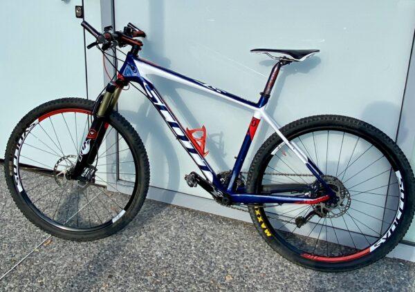 Scott Scale 710 27,5 carbone Vélo occasion Les Mains Dans Le Guidon