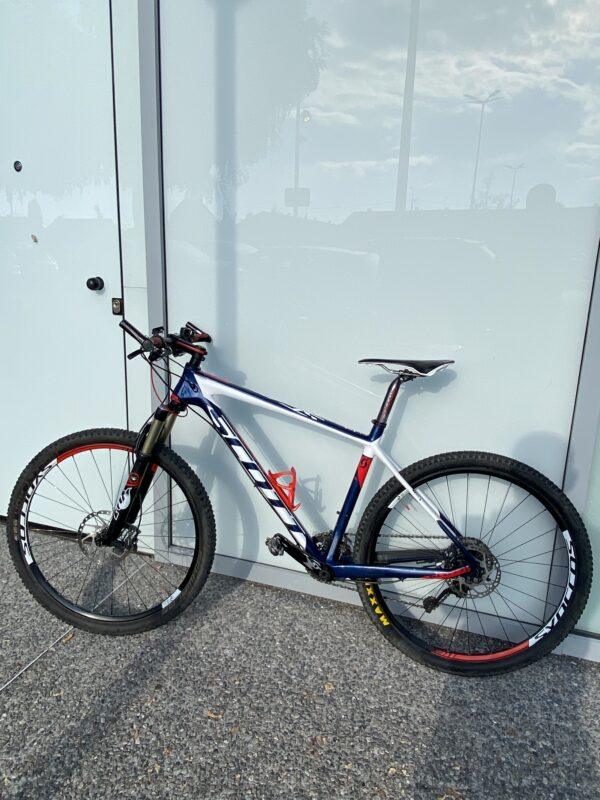 Scott Scale 710 27,5 carbone Vélo occasion Les Mains Dans Le Guidon