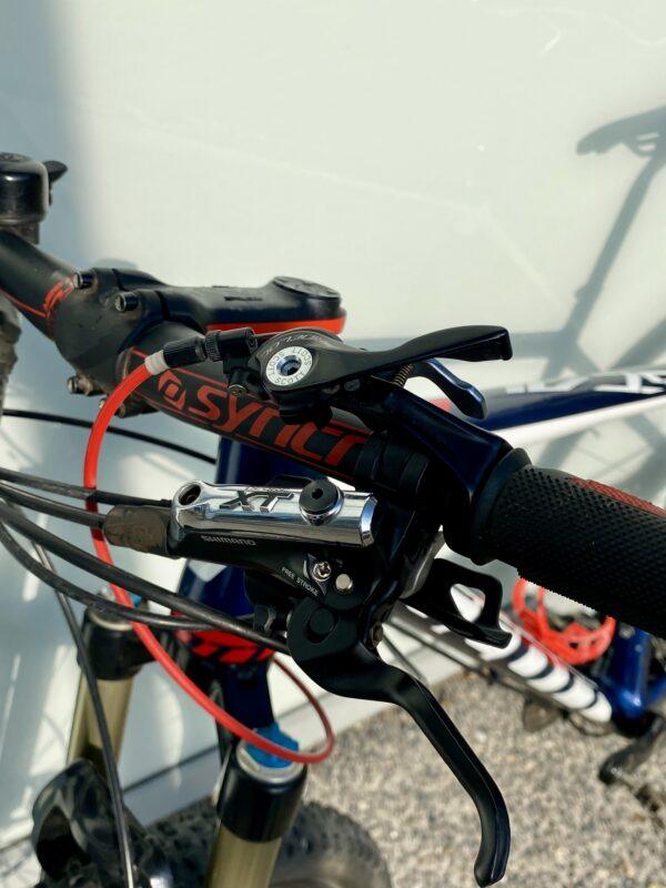 Scott Scale 710 27,5 carbone Vélo occasion Les Mains Dans Le Guidon