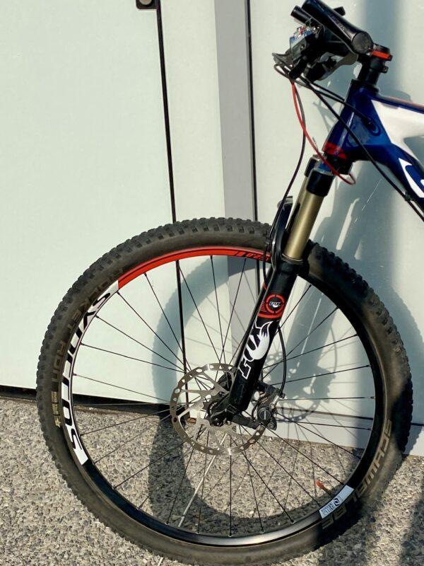Scott Scale 710 27,5 carbone Vélo occasion Les Mains Dans Le Guidon