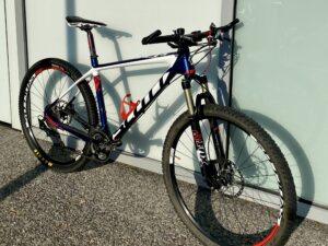 Scott Scale 710 27,5 carbone Vélo occasion Les Mains Dans Le Guidon