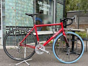 ROUTE Triban 3 taille L Vélo azuré Les Mains Dans Le Guidon