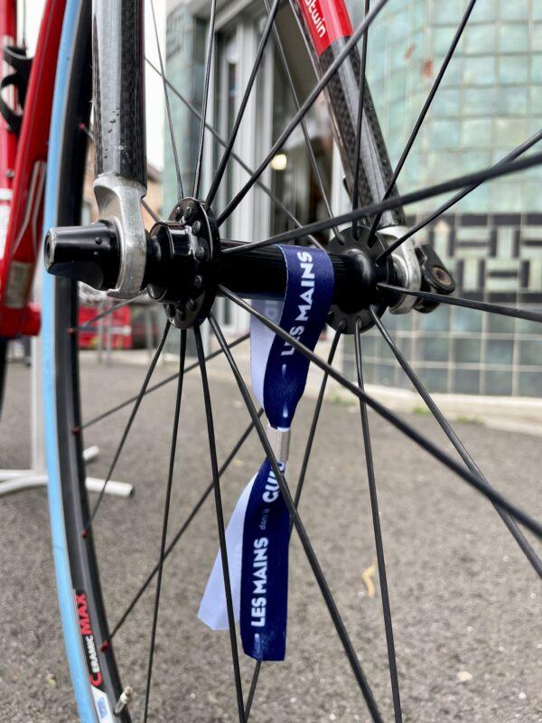 ROUTE Triban 3 taille L Vélo azuré Les Mains Dans Le Guidon