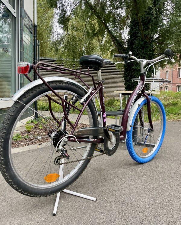 VILLE Optimalp taille M Vélo azuré Les Mains Dans Le Guidon
