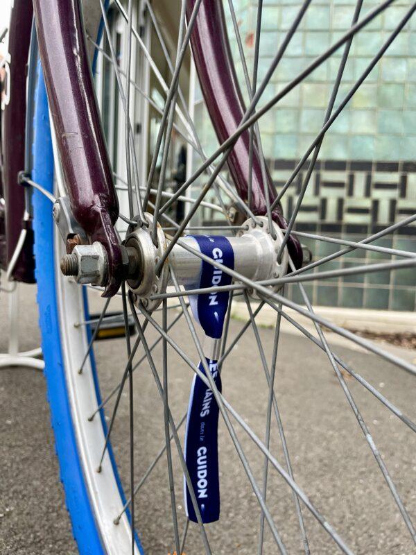 VILLE Optimalp taille M Vélo azuré Les Mains Dans Le Guidon