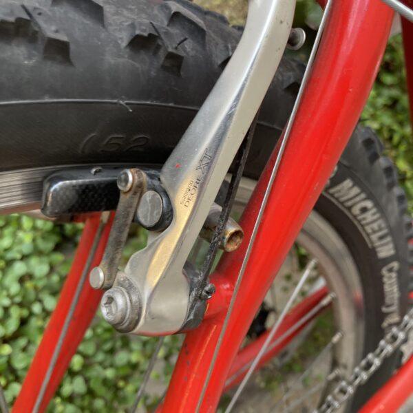 VTT Rouge Vélo occasion Les Mains Dans Le Guidon