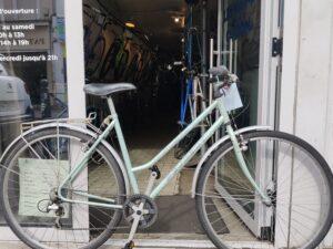 Vélo Ville/VTC Peugeot “First Rider 600” Vélo occasion Les Mains Dans Le Guidon