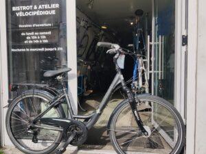 Vélo de ville Kalkhoff Jubilee – Moyeux dynamo Vélo en dépot-vente Les Mains Dans Le Guidon