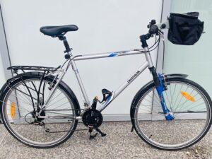 Vtc Rockrider 3.20 équipé Vélo occasion Les Mains Dans Le Guidon