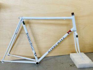 Cadre Harry Hall ( Harry Hall frameset) Cadre Vélo Les Mains Dans Le Guidon